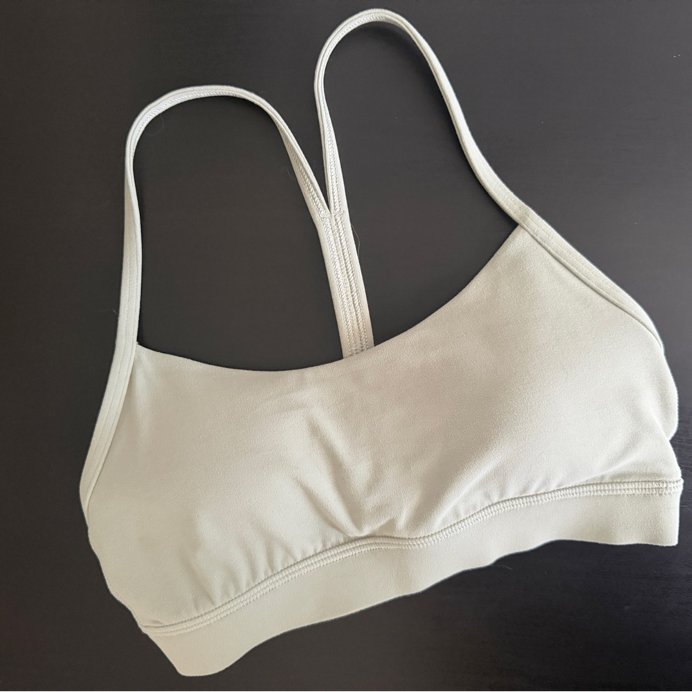 lululemon athletica Flow Y Bra Nulu